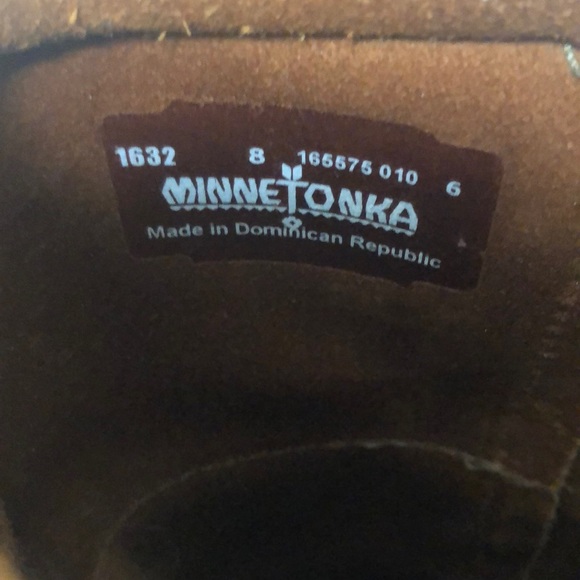 Minnetonka boots - Picture 2 of 2